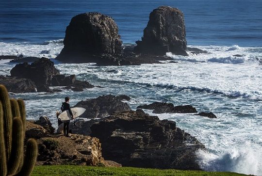 Surfista en Pichilemu